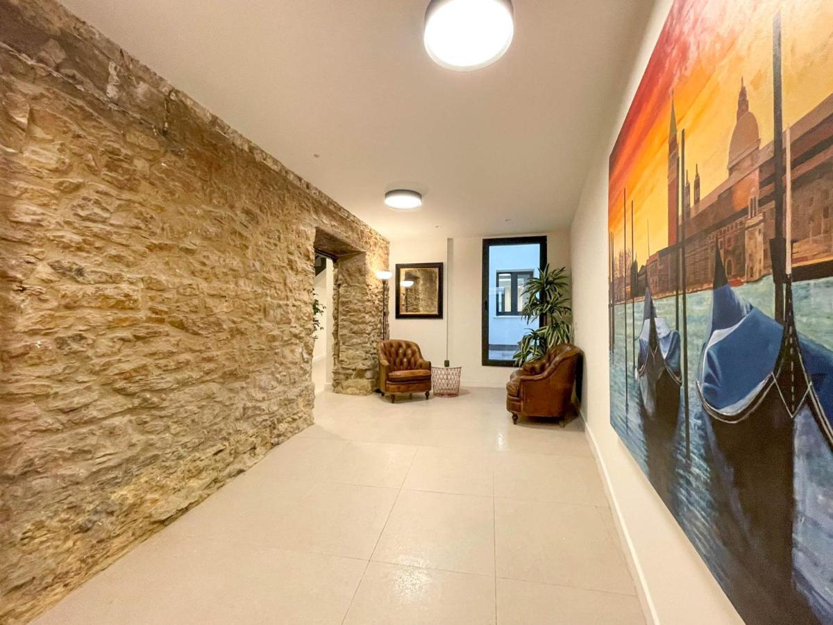 San Isidoro Coliving Hotel Oviedo Exterior photo